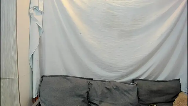 Mhelanny2 online show from 12/20/25, 03:30