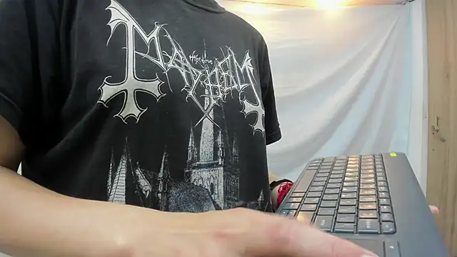 Mhelanny2 online show from 02/04/26, 05:19