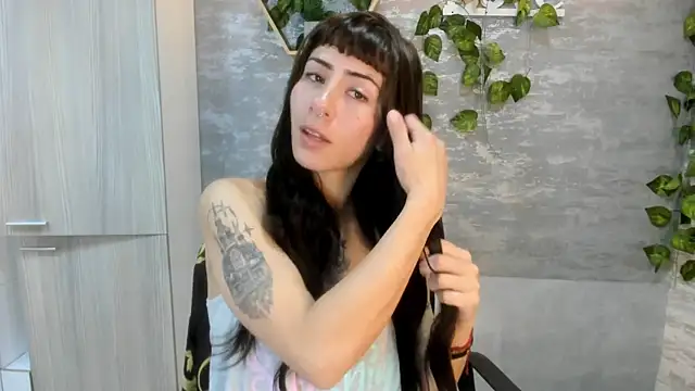 Mhelanny2 online show from 05/20/26, 08:15