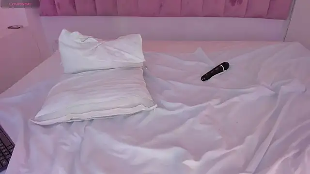 luisah  online show from 03/18/25, 01:53