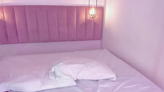 luisah  online show from 03/22/25, 07:42