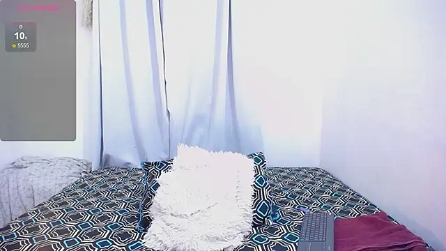 Snapshot of MIA_luxce29 chatting on 11/26/25, 03:29 MIA luxce29 online show from 11/26/25, 03:29