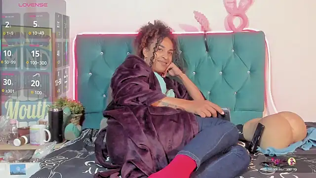 Snapshot of StefanyMiler chatting on 05/04/26, 01:23 StefanyMiler online show from 05/04/26, 01:23