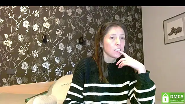 Sophi Cute online show from 11/25/25, 01:22