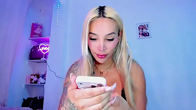  viioletweekend  online show from 03/11/26, 07:42