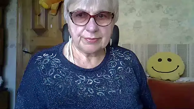 Snapshot of SweetCherry27 chatting on 04/17/26, 09:34 SweetCherry27 online show from 04/17/26, 09:34