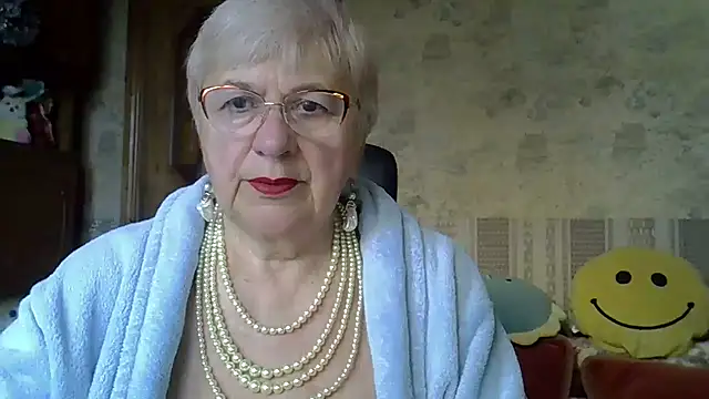 Snapshot of SweetCherry27 chatting on 04/26/26, 04:54 SweetCherry27 online show from 04/26/26, 04:54