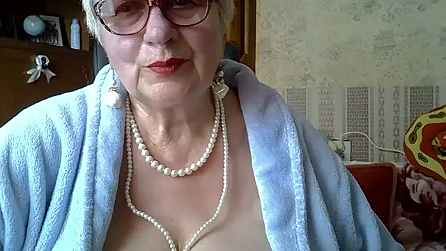 Snapshot of SweetCherry27 chatting on 05/11/26, 02:45 SweetCherry27 online show from 05/11/26, 02:45