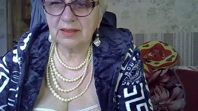 Snapshot of SweetCherry27 chatting on 05/13/26, 03:42 SweetCherry27 online show from 05/13/26, 03:42