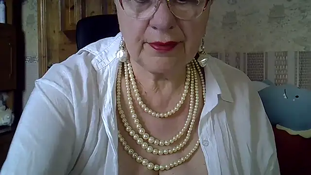Snapshot of SweetCherry27 chatting on 05/18/26, 04:13 SweetCherry27 online show from 05/18/26, 04:13