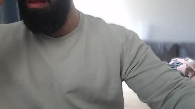 hugemachohandsome online show from 10/18/25, 10:05