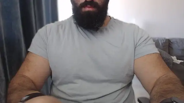 hugemachohandsome online show from 11/05/25, 08:36