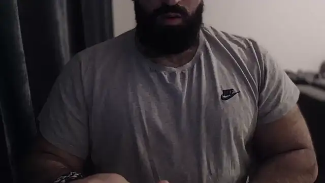 hugemachohandsome online show from 11/27/25, 10:23