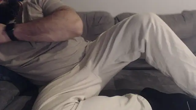 hugemachohandsome online show from 02/12/26, 10:27