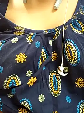 Snapshot of Sophiaboudi chatting on 02/17/25, 05:53 Sophiaboudi online show from 02/17/25, 05:53