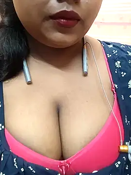 Snapshot of Sophiaboudi chatting on 03/12/25, 05:28 Sophiaboudi online show from 03/12/25, 05:28