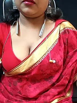 Snapshot of Sophiaboudi chatting on 10/18/25, 06:19 Sophiaboudi online show from 10/18/25, 06:19