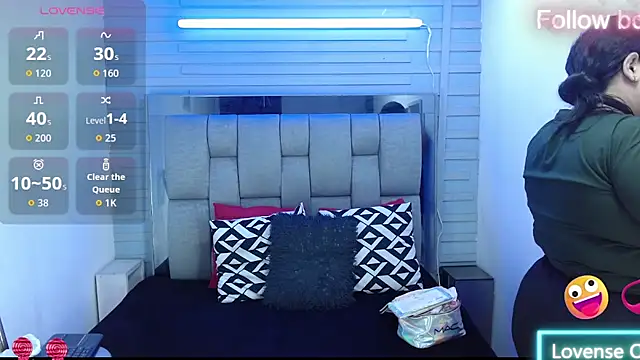 evelin zaens online show from 09/10/25, 03:17