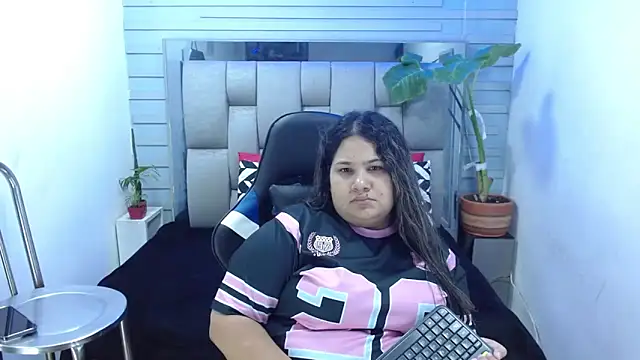 evelin zaens online show from 05/12/26, 03:47