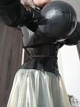 LatexDevil Blondie online show from 06/10/26, 01:32