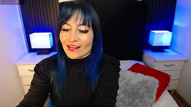 alicia moom online show from 10/15/25, 07:03