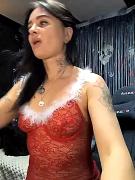 Snapshot of KikiXRed chatting on 12/03/24, 06:49 KikiXRed online show from 12/03/24, 06:49