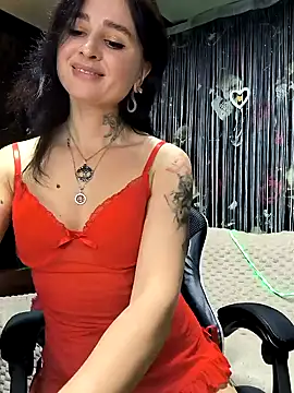 Snapshot of KikiXRed chatting on 12/15/24, 04:59 KikiXRed online show from 12/15/24, 04:59