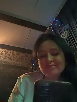 Snapshot of KikiXRed chatting on 11/18/25, 07:40 KikiXRed online show from 11/18/25, 07:40