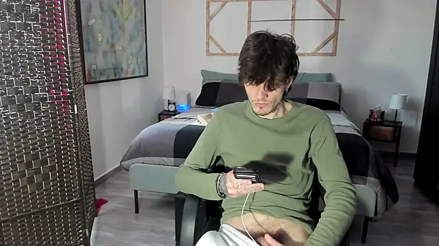 Snapshot of xxxciro13xxx chatting on 02/11/25, 10:37 xxxciro13xxx online show from 02/11/25, 10:37