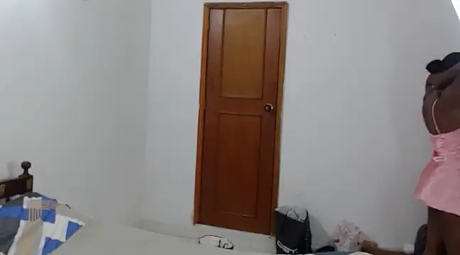 Snapshot of interracia1xx chatting on 02/20/25, 04:39 interracia1xx online show from 02/20/25, 04:39