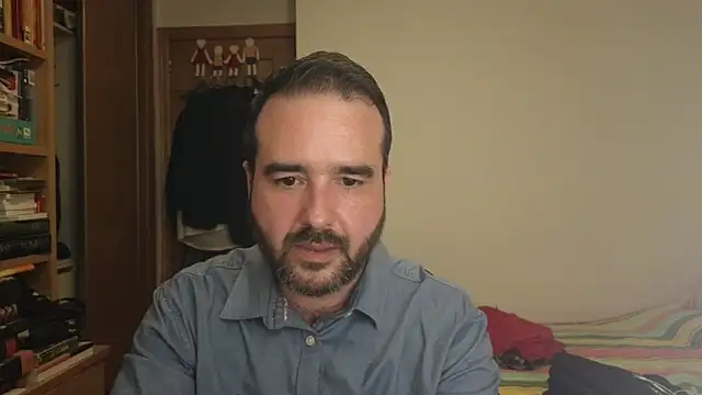 curiosillo83 online show from 10/26/25, 05:52