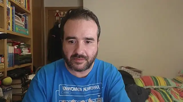 Snapshot of curiosillo83 chatting on 06/06/26, 11:09 curiosillo83 online show from 06/06/26, 11:09