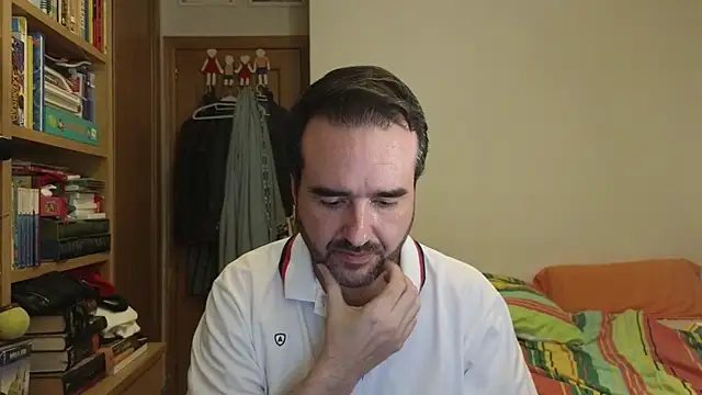 Snapshot of curiosillo83 chatting on 06/22/26, 05:21 curiosillo83 online show from 06/22/26, 05:21