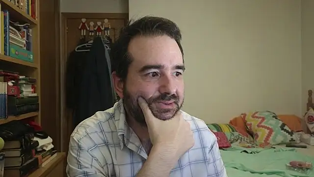 Snapshot of curiosillo83 chatting on 07/01/26, 08:05 curiosillo83 online show from 07/01/26, 08:05