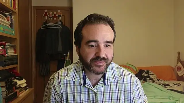 Snapshot of curiosillo83 chatting on 07/07/26, 02:21 curiosillo83 online show from 07/07/26, 02:21