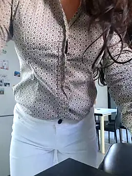 luxxe25 online show from 11/26/25, 08:37