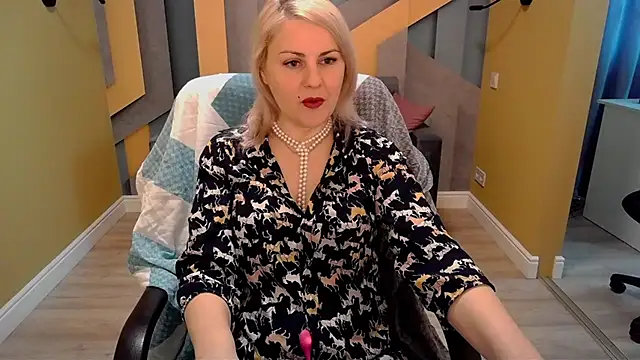 Snapshot of Candy_Long chatting on 03/04/25, 06:26 Candy Long online show from 03/04/25, 06:26