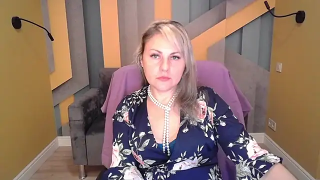 Snapshot of Candy_Long chatting on 11/07/25, 06:24 Candy Long online show from 11/07/25, 06:24