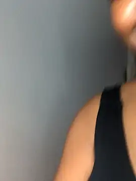 Snapshot of Sexypresh302 chatting on 12/17/24, 08:43 Sexypresh302 online show from 12/17/24, 08:43