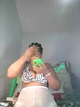 Snapshot of Sexypresh302 chatting on 01/21/25, 06:43 Sexypresh302 online show from 01/21/25, 06:43