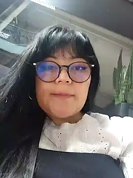 Sakura 0505 online show from 11/15/25, 08:38