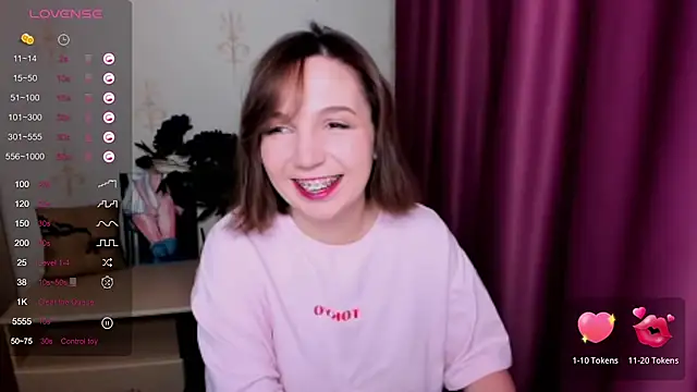 KindHazelHere  online show from 02/15/25, 02:22