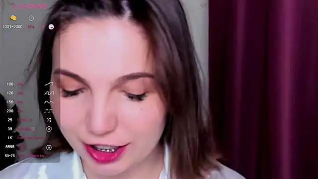 KindHazelHere  online show from 02/18/25, 11:00