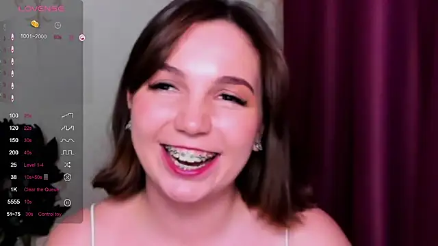 KindHazelHere  online show from 03/06/25, 07:10