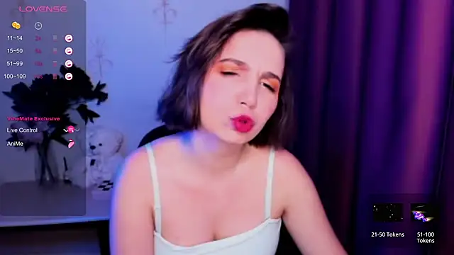 KindHazelHere  online show from 11/12/25, 12:16