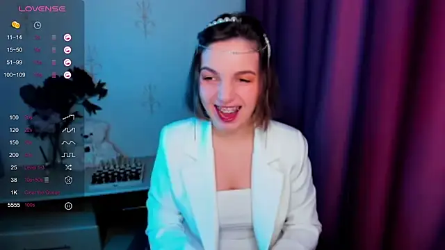 KindHazelHere  online show from 12/04/25, 12:31