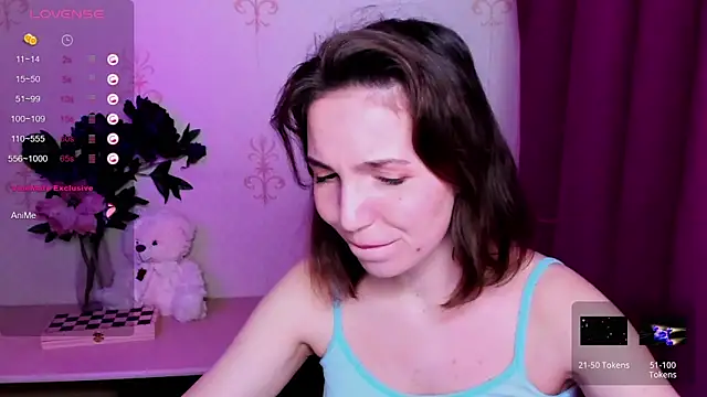 KindHazelHere  online show from 04/05/26, 11:18