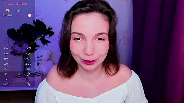 KindHazelHere  online show from 04/11/26, 11:20