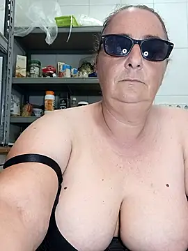 Snapshot of eroticjessitop chatting on 06/27/26, 04:45 eroticjessitop online show from 06/27/26, 04:45