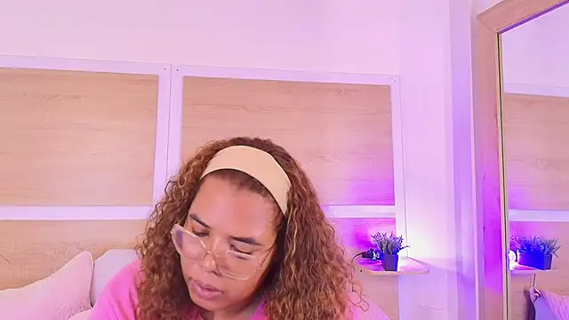  nickypurple  online show from 05/06/26, 06:35